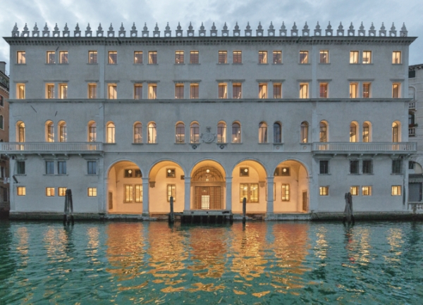 Il Glamour del Fondaco dei Tedeschi a Venezia 